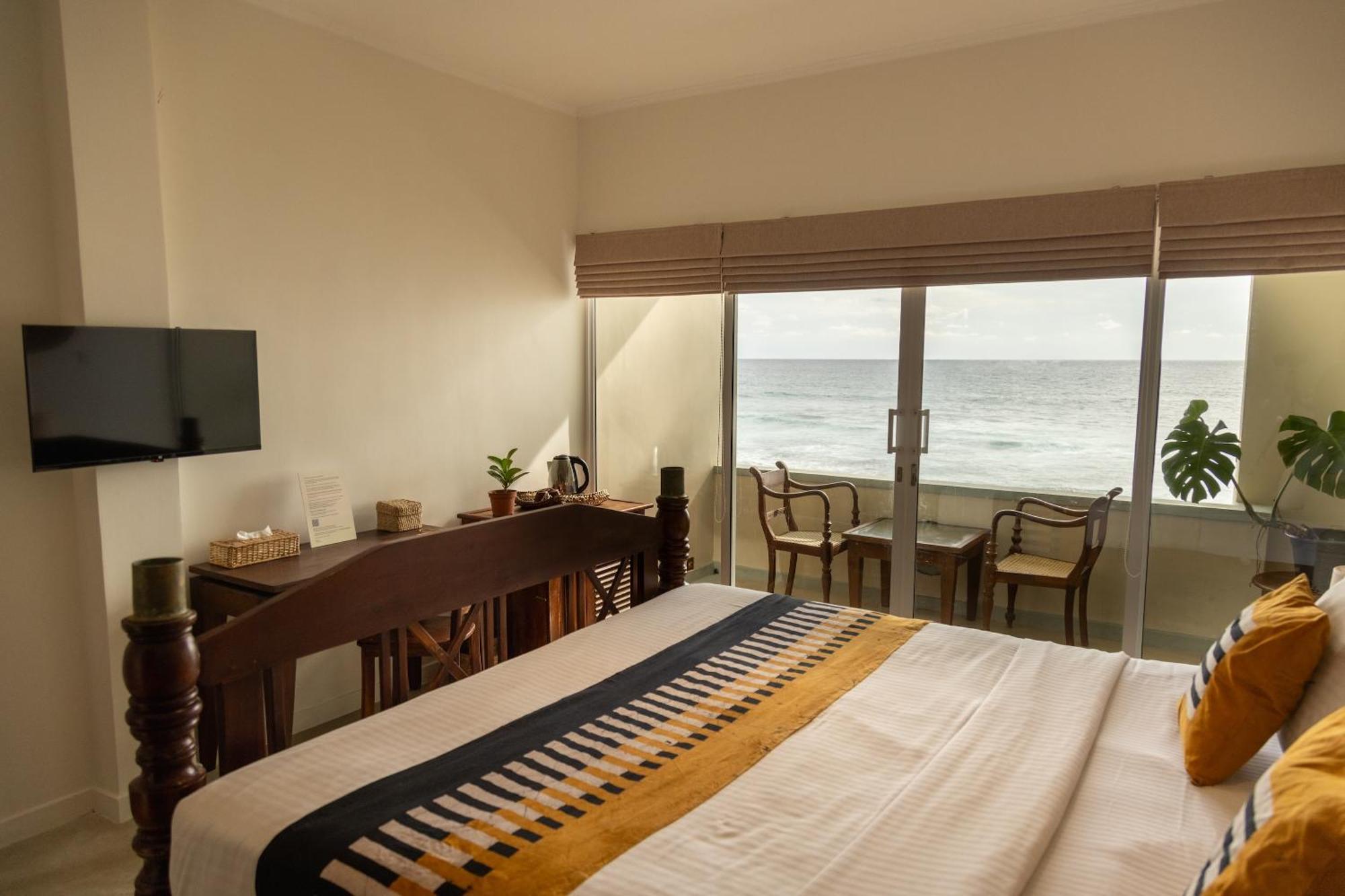 Neevana Hotel Хіккадува Екстер'єр фото