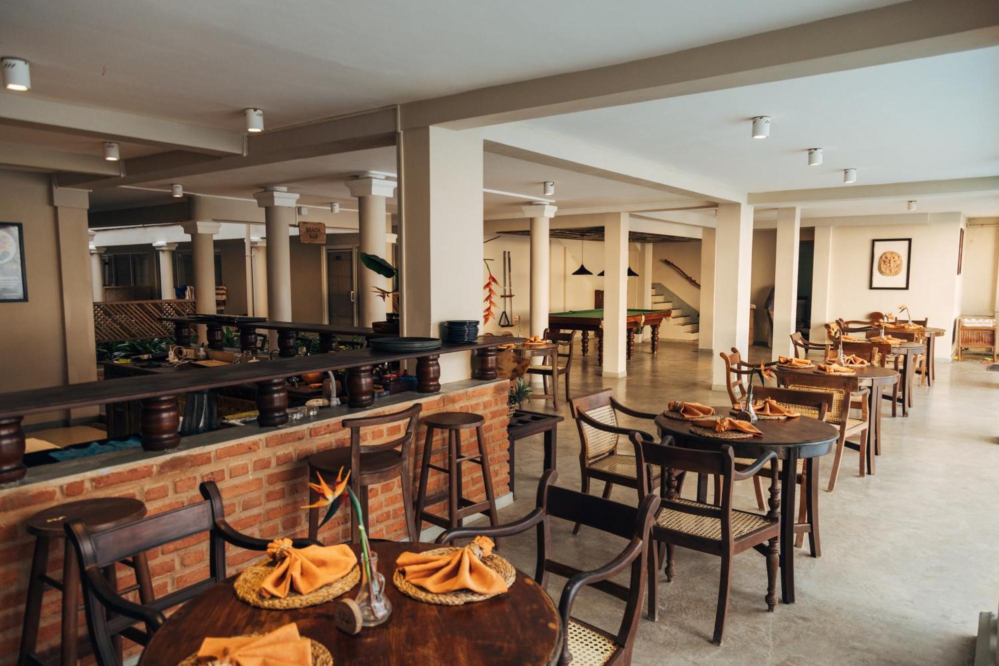 Neevana Hotel Хіккадува Екстер'єр фото