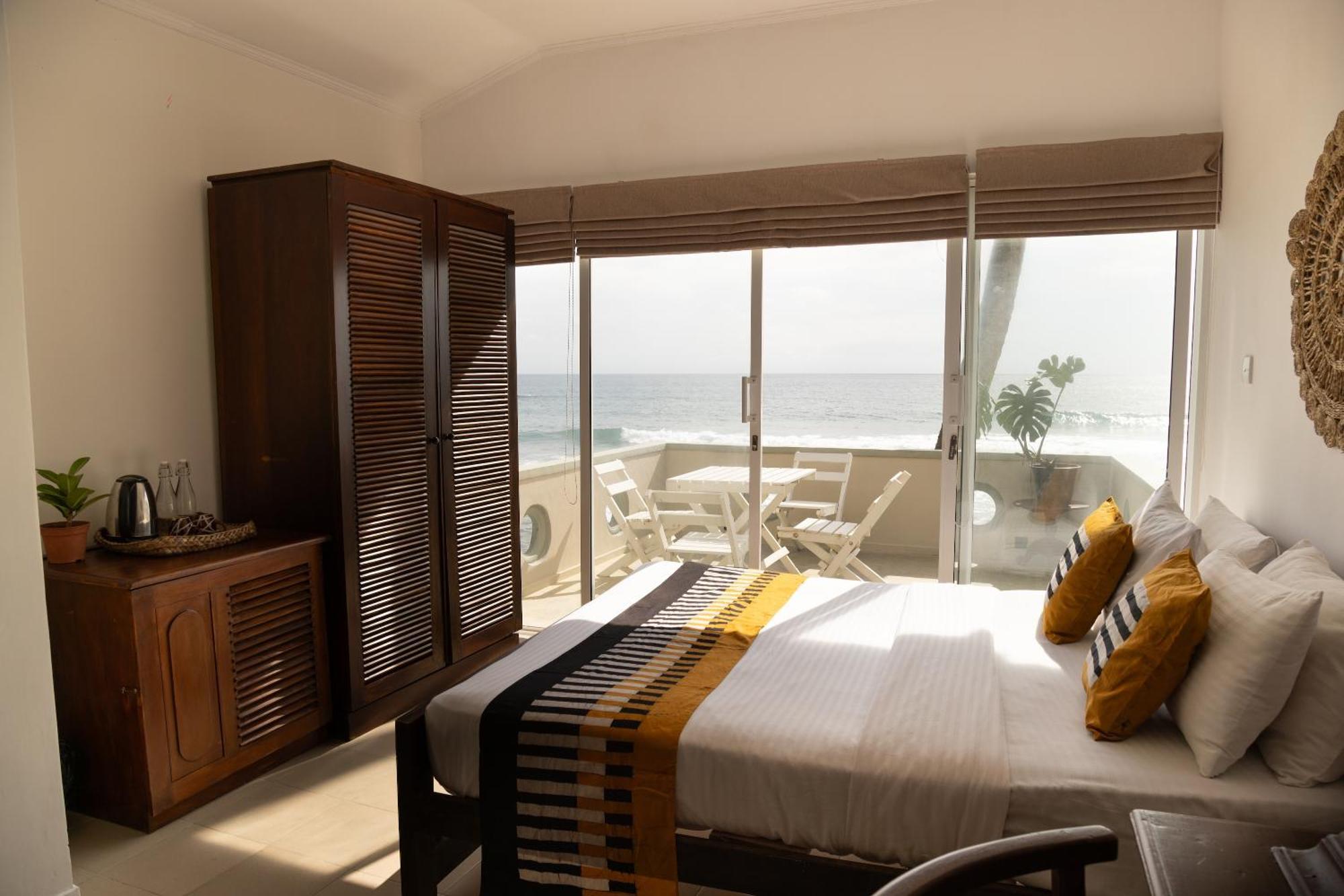 Neevana Hotel Хіккадува Екстер'єр фото