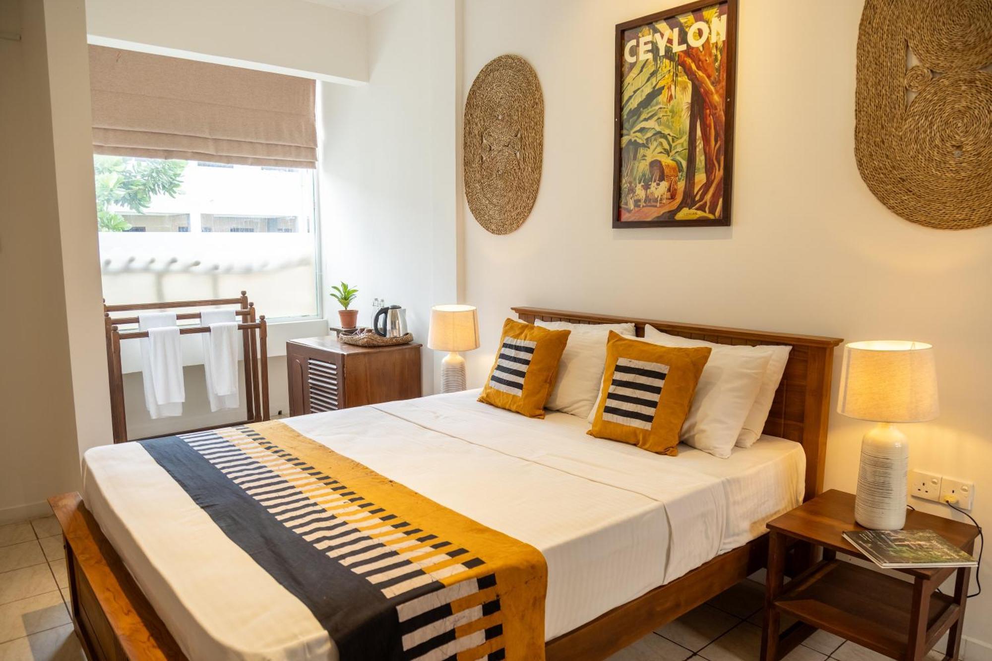 Neevana Hotel Хіккадува Екстер'єр фото