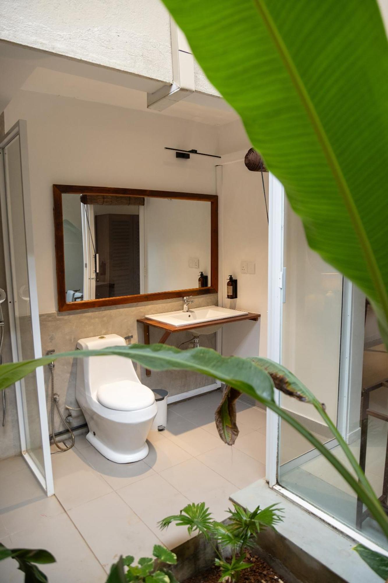 Neevana Hotel Хіккадува Номер фото