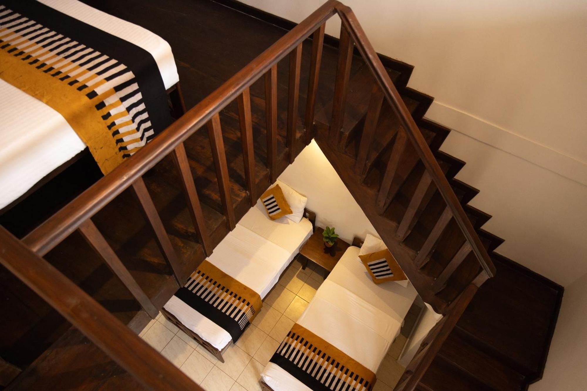 Neevana Hotel Хіккадува Екстер'єр фото